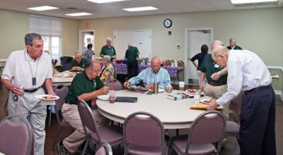 Breakfast is available before the meeting.